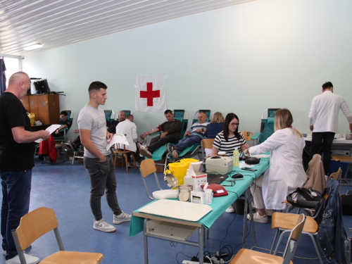 FOTO: Još jedna uspješna akcija darivanja krvi u Prozoru