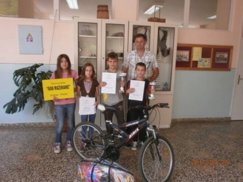 Učenici OŠ Ivan Mažuranić Gračac nastupali na natjecanju "Sigurno u prometu"