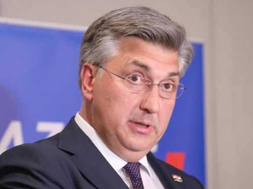 Plenković: Očajnici okolo zivkaju i rade pritisak