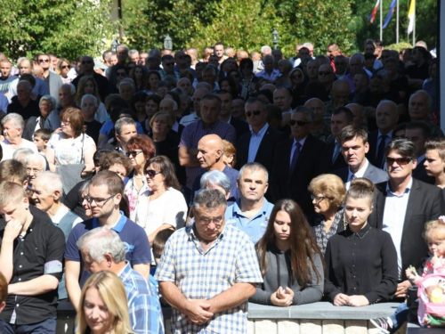 FOTO: Na Uzdolu obilježena 24. obljetnica stravičnog pokolja nad Hrvatima