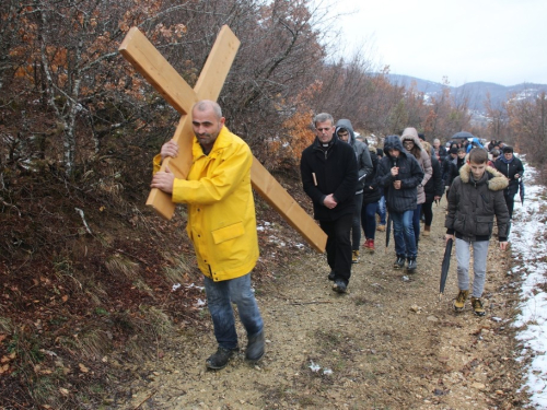 FOTO: Put križa - Prva korizmena nedjelja u župi Uzdol