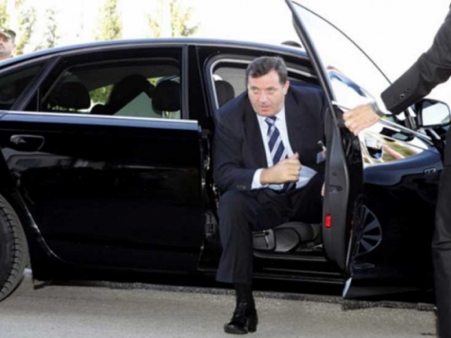 24 automobila za predsjednika Srpske