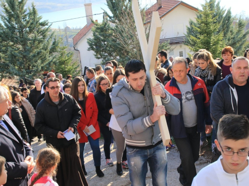 FOTO: Ramski put križa na brdo Gračac