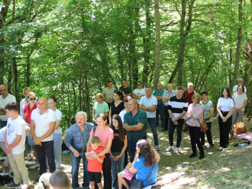 FOTO: Hodočašće na grob fra Stjepana Barišića u župi Uzdol