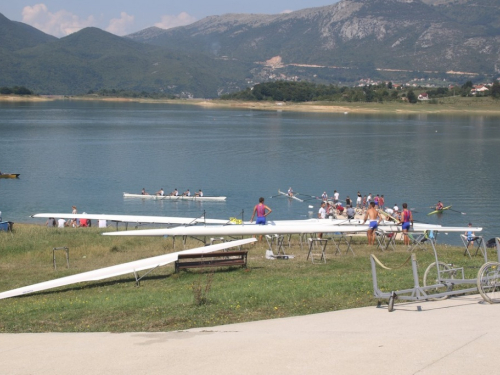 FOTO: Na Ramskom jezeru održana veslačka regata