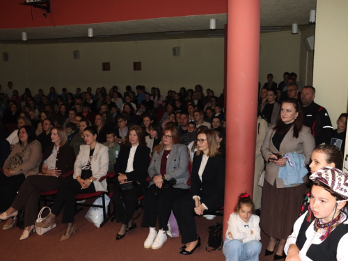 FOTO: Svečano obilježen Dan OŠ Marka Marulića Prozor