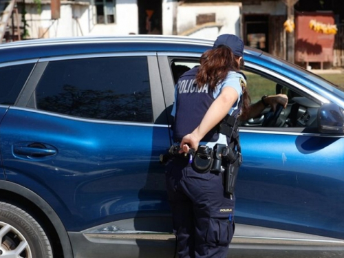 Slovenija suspendira Schengen