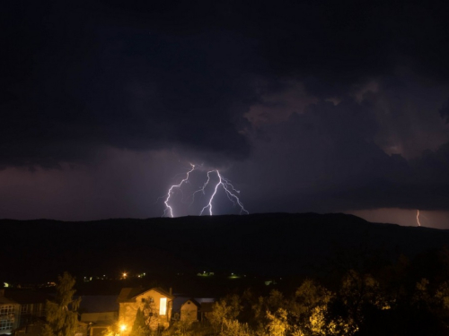 FOTO: Ramskim planinama protutnjalo grmljavinsko nevrijeme