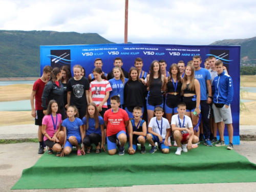 FOTO: Na Ramskom jezeru održana 10. veslačka regata