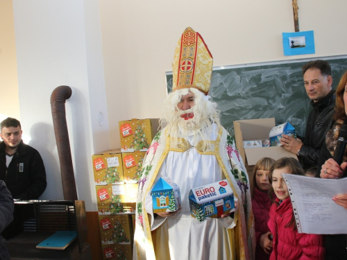 FOTO: Sv. Nikola radosno dočekan i u župi Rama Šćit