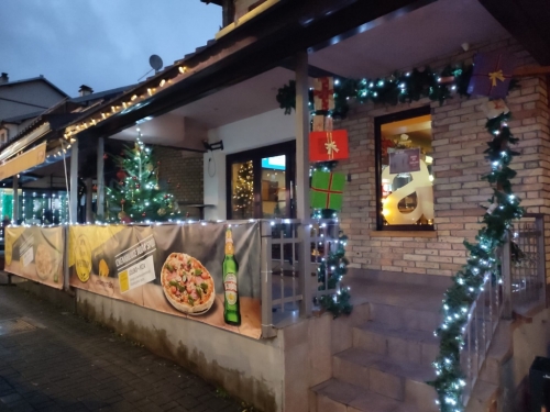 Božićna čestitka: Caffe & pizzeria Mammals