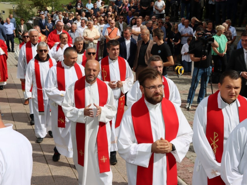 FOTO: Obilježena 29. obljetnica stradanja Hrvata na Uzdolu