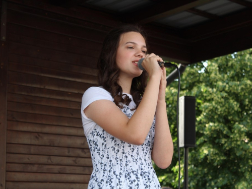 FOTO: 16. festival duhovne glazbe ''Djeca pjevaju Isusu'' u župi Prozor