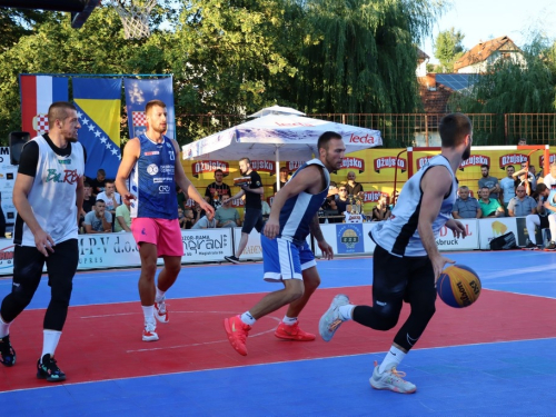 FOTO: Ekipa ''Ba.Riba'' pobjednik 20. Streetball Rama 2022.