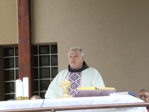 FOTO: Vanjska proslava sv. Ante u župi Gračac