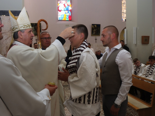 FOTO: Krizma u župi Rama-Šćit