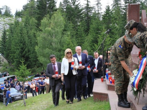 Foto: Stipića livada - 25. obljetnica stradanja hrvatskih civila i vojnika