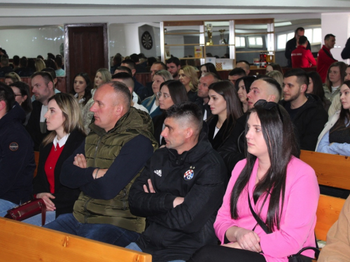 FOTO: Tečaj priprave za brak u župi Uzdol