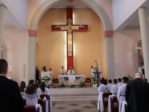 FOTO: Prva sveta pričest u župi Prozor