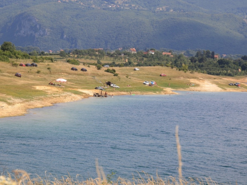 FOTO/VIDEO: Ramci spas od vrućina pronašli na Ramskom jezeru