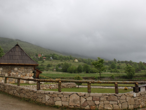 FOTO: Sve je spremno za otvaranje restorana na Zahumu