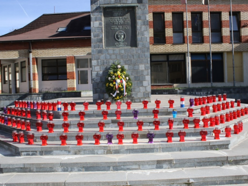 FOTO: Povodom Svih svetih u Prozoru zapaljene svijeće za poginule i preminule branitelje