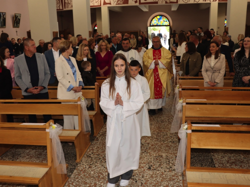 FOTO: Prva sveta Pričest u župi Rama-Šćit