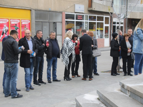 FOTO: Povodom Svih svetih u Prozoru zapaljene svijeće za poginule i preminule branitelje