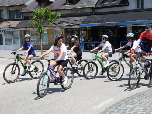 FOTO: Startala 4. Ramska biciklijada: Biciklisti krenuli u đir oko Ramskog jezera