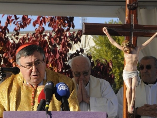 Kardinal Puljić: Čovjek je postao karikatura