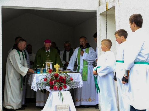 FOTO: Blagoslov gradilišta i kamena temeljca nove filijalne crkve na Risovcu