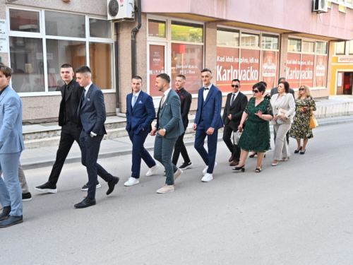 Uskoplje ispratilo 63 maturanta, među njima i 16 iz Prozora-Rame