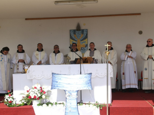 FOTO: Vanjska proslava Sv. Franje u Rumbocima