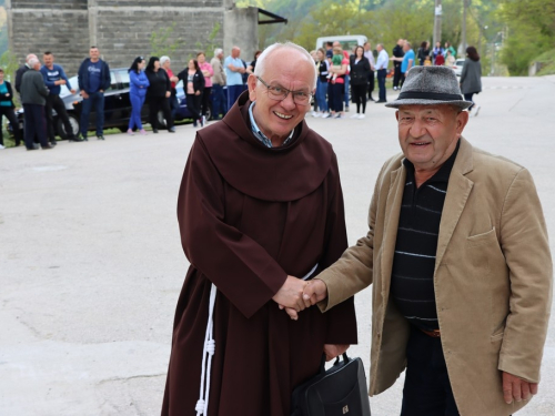 FOTO: Na Ustirami svečano otkriven spomenik poginulim i nestalim braniteljima