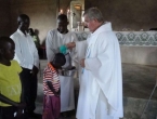 Fra Pere u Africi gradi župnu crkvu - pomozimo mu!