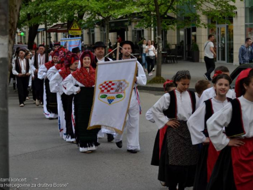 FOTO: Čuvarice i HKUD Rama nastupali u Mostaru