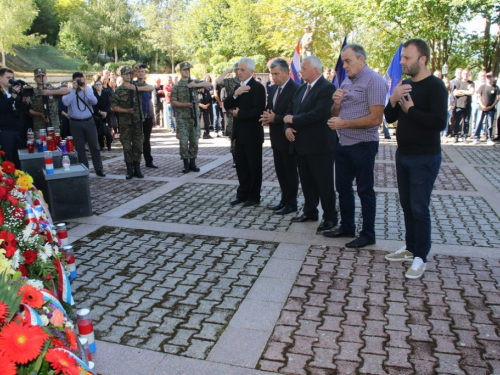 FOTO: Na Uzdolu obilježena 24. obljetnica stravičnog pokolja nad Hrvatima