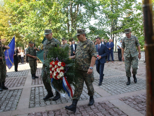 FOTO: Obilježena 27. obljetnica stradanja Hrvata na Uzdolu