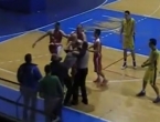 Košarkaši u Srbiji mlatili suca