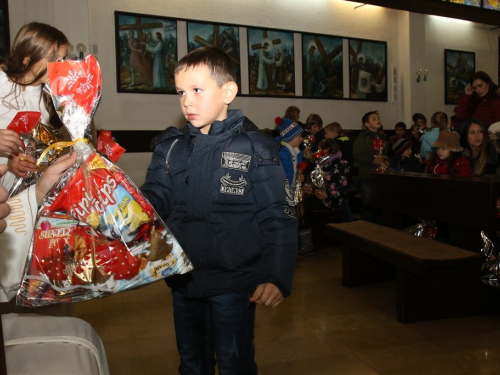 ​FOTO: Sv. Nikola s radošću dočekan u župi Rumboci