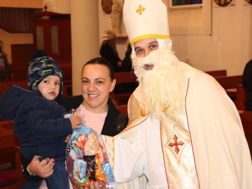 FOTO: Sv. Nikola posjetio župu Prozor