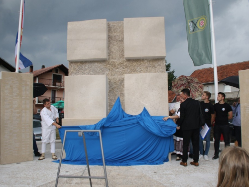 UZDOL: Otkriven spomenik poginulim braniteljima i obilježen Dan 3. bojne brigade Rama