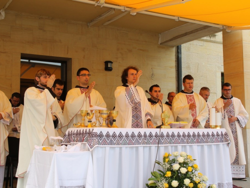 FOTO: Proslava Velike Gospe i Mlade mise fra Ivana Tučića u župi Rama-Šćit