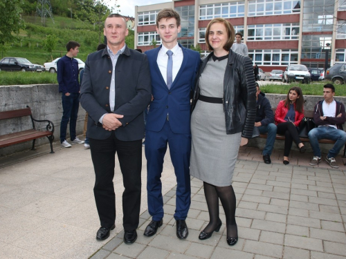 FOTO/VIDEO: Matura 2016. - Defile mladosti i ljepote na ulicama Prozora