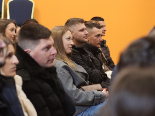 FOTO: Tečaj priprave za brak u župi Gračac