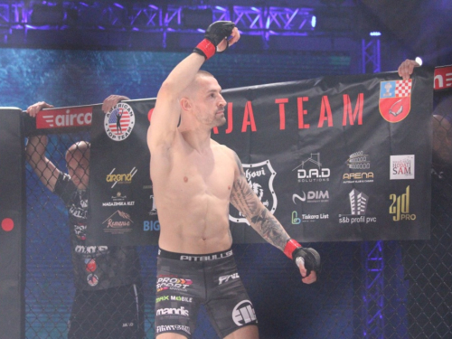 FOTO/VIDEO: Ivan Sičaja – treća profesionalna MMA pobjeda