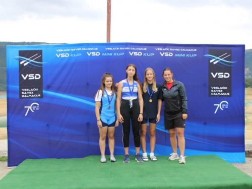 FOTO: Na Ramskom jezeru održana 10. veslačka regata
