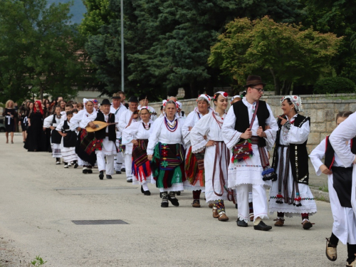 FOTO: Na Šćitu održana 5. kulturno-vjerska baština Hrvata BiH pod geslom ''Vratimo nadu zavičaju''