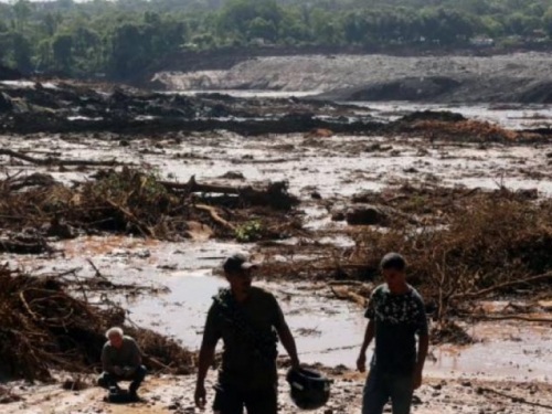 ​Tragedija u Brazilu: Srušio se nasip, mulj progutao sela, nestalo 200 ljudi
