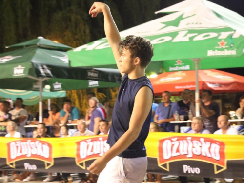 FOTO: Ekipa ''ALF Market'' osvojila Streetball za juniore